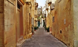 Valletta, Alleyway Photo